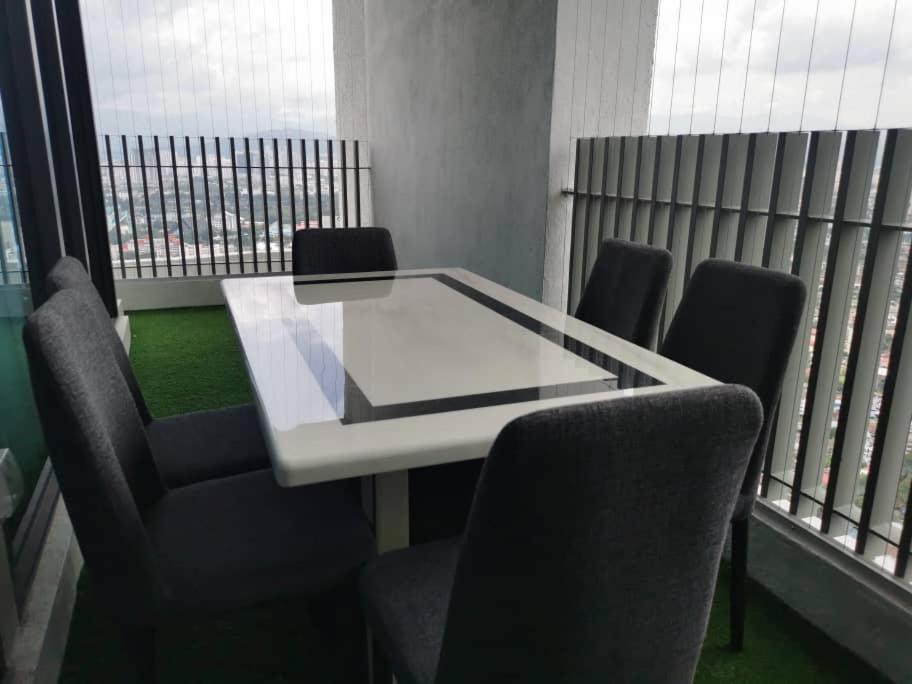 The Luxe, Klcc By Ch Homes Kuala Lumpur Bagian luar foto
